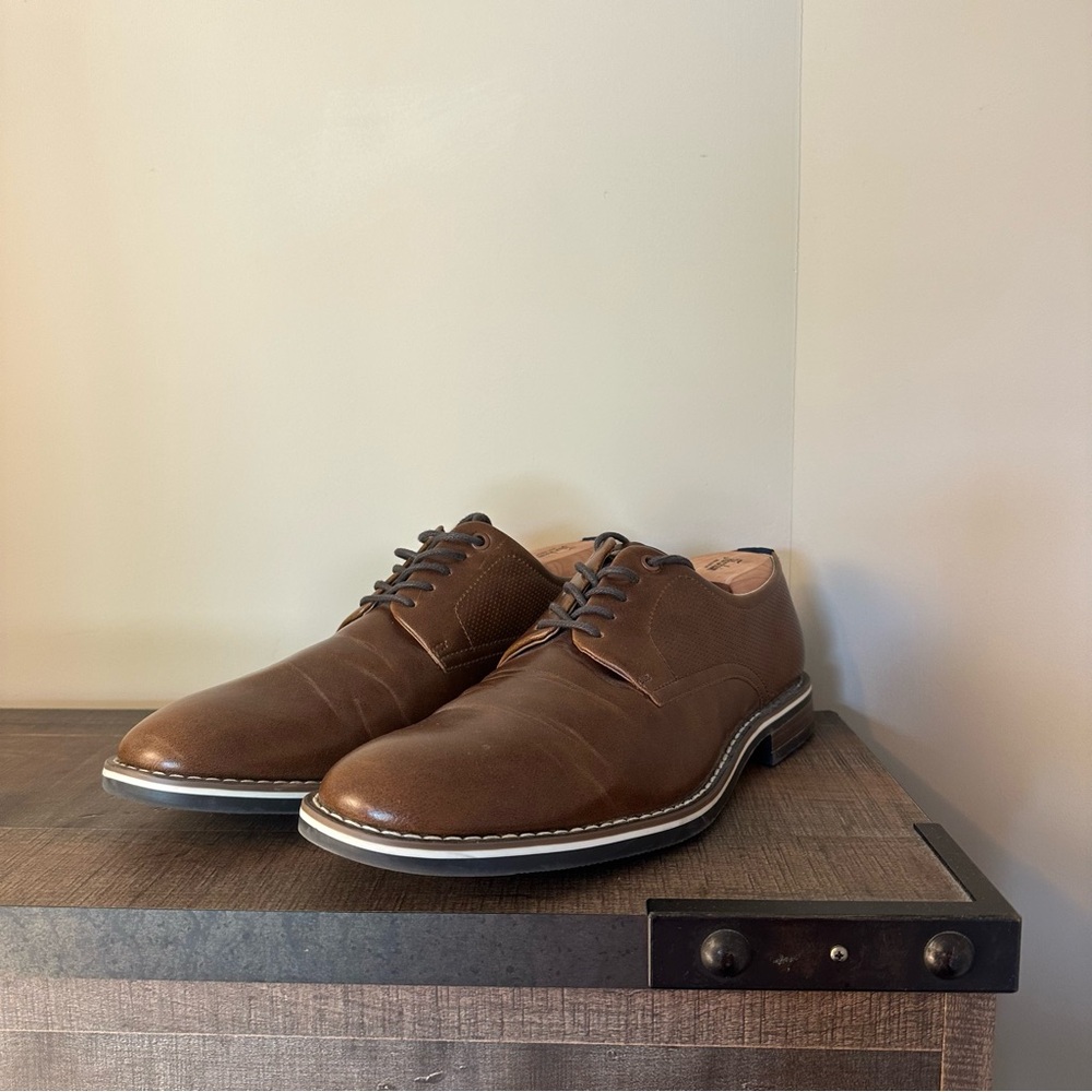 Apt. Dress shoe Men’s size 9.5 Brown